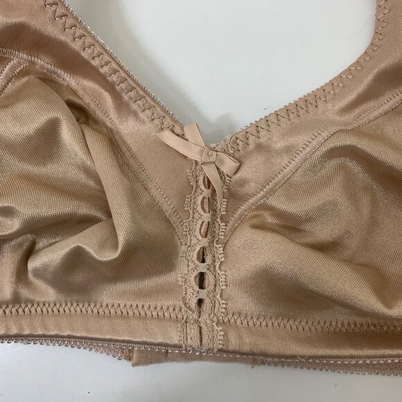 Bali Double Support Tailored Wireless Bra in Shimmery Beige Size 34C - Picture 2 of 7